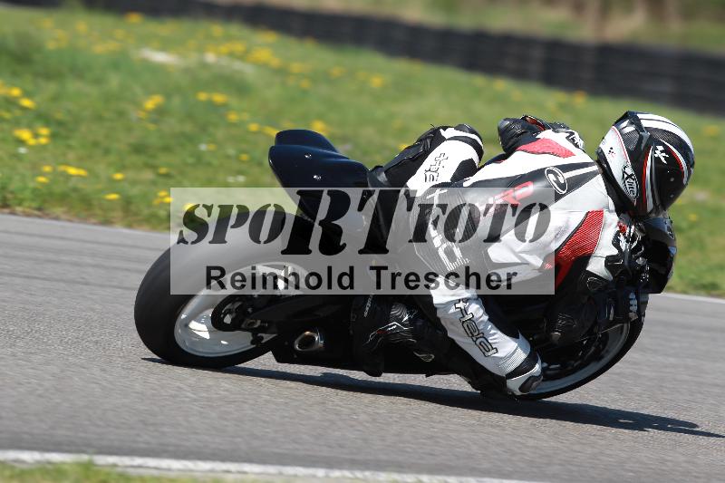 /Archiv-2022/07 16.04.2022 Speer Racing ADR/Gruppe gelb/backside